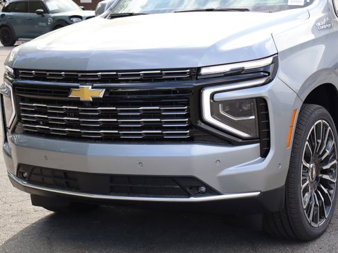 New 2026 Chevrolet Suburban High Country AWD/4WD image 5