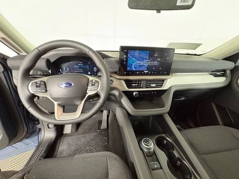 New 2026 Ford Explorer Active RWD image 8