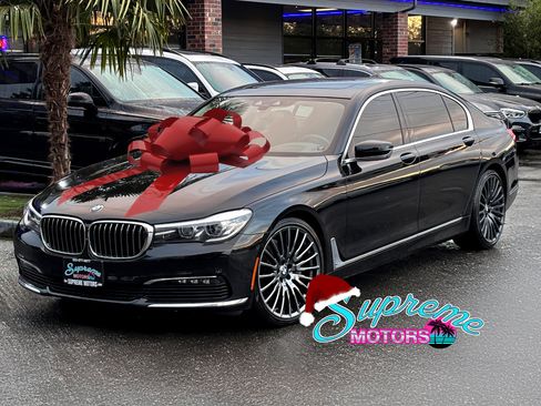 Used 2018 BMW 740i image 1