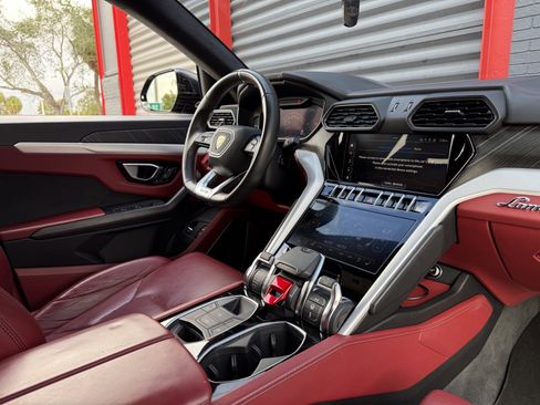 Used 2020 Lamborghini Urus image 18