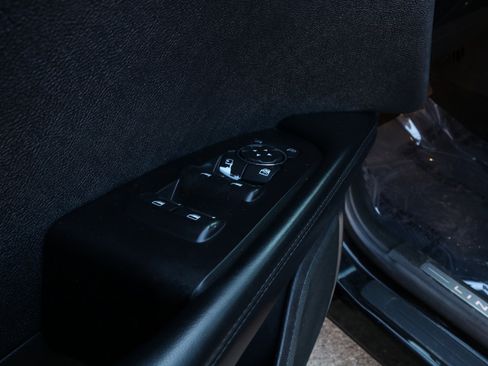 Used 2019 Lincoln Nautilus Reserve image 16