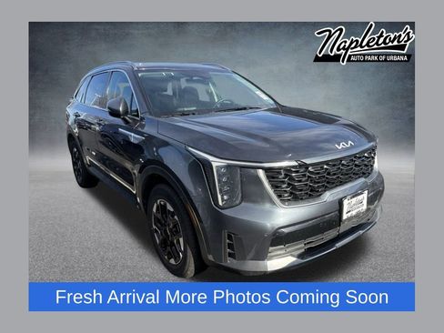 Used 2024 Kia Sorento S image 1