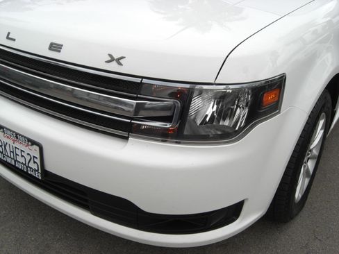 Used 2019 Ford Flex SE FWD image 22