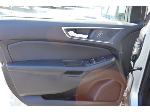 Used 2023 Ford Edge SEL image 15