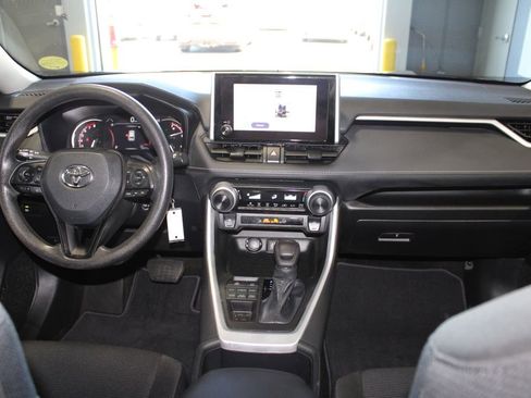 Used 2023 Toyota RAV4 LE AWD/4WD image 23