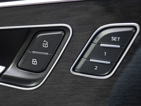 Used 2021 Audi Q8 Prestige w/ Prestige Package image 25