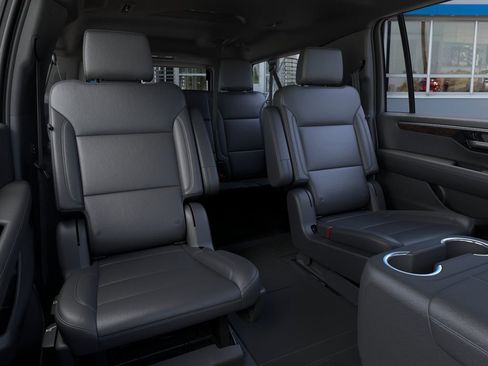 New 2026 Chevrolet Suburban Z71 AWD/4WD image 17