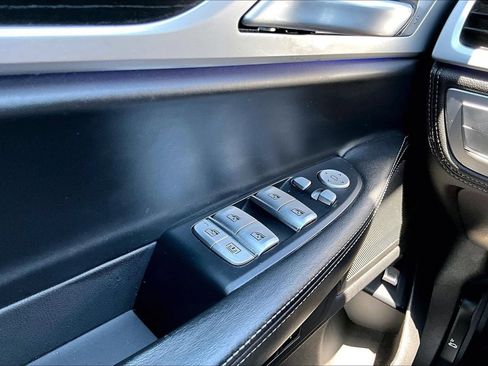 Used 2021 BMW 750i xDrive w/ M Sport Package AWD/4WD image 29