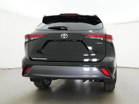 New 2026 Toyota Highlander Limited image 39