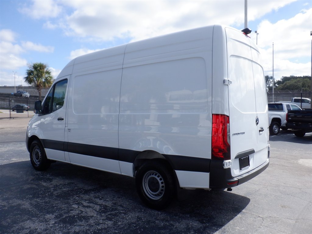 Used 2025 Mercedes-Benz Sprinter 2500 image 3