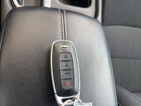 Used 2024 Nissan Sentra SV FWD image 19