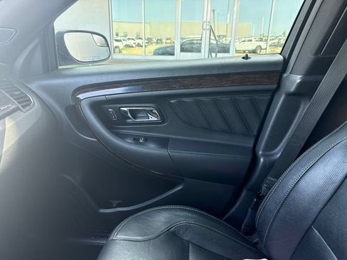 Used 2015 Ford Taurus Limited FWD image 20