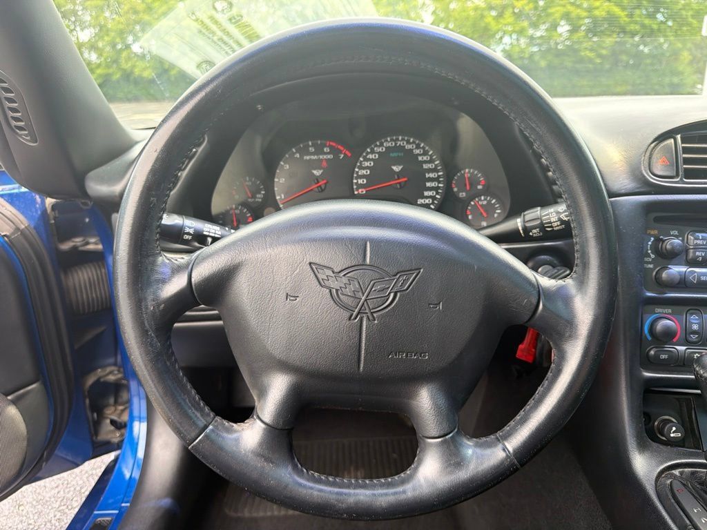 Used 2002 Chevrolet Corvette Coupe w/ Preferred Equipment Group2 RWD image 16