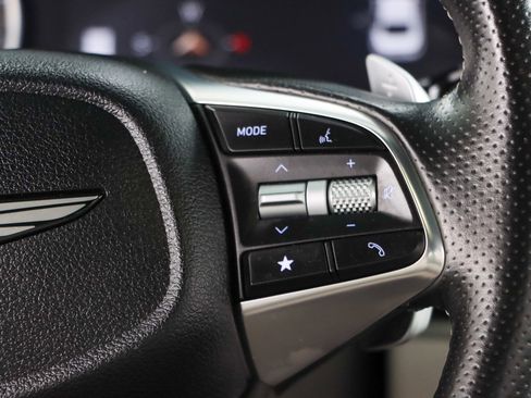 Used 2025 Genesis G70 2.5T AWD/4WD image 14