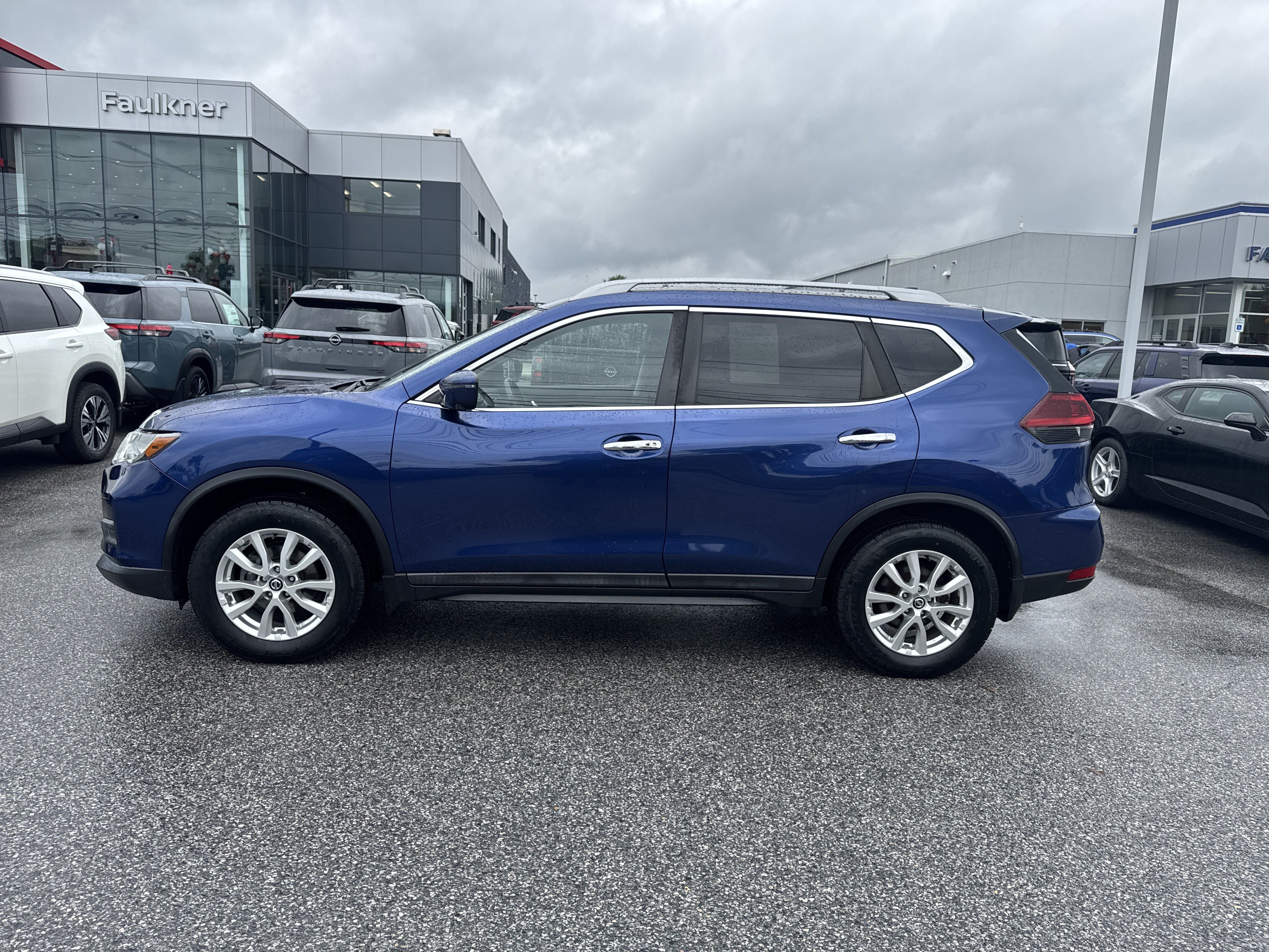 Used 2018 Nissan Rogue SV w/ Premium Package AWD/4WD image 22
