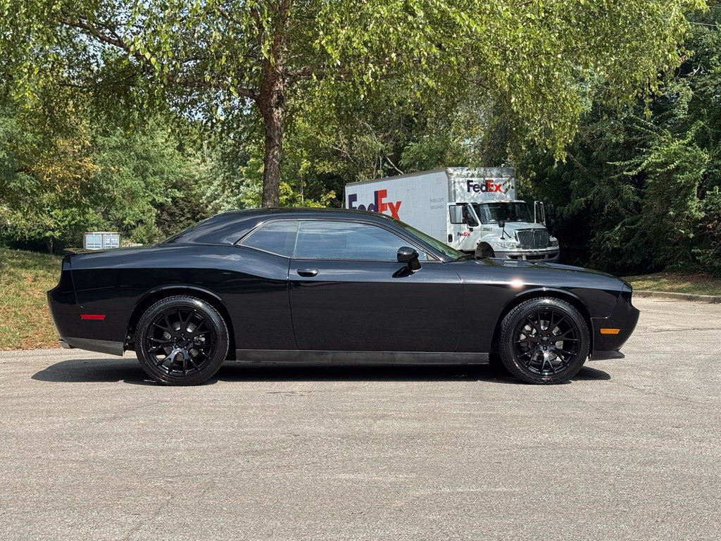 Used 2014 Dodge Challenger R/T RWD image 4