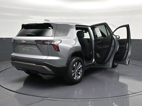 Used 2025 Chevrolet Equinox LT w/ Safety and Technology Package FWD image 39