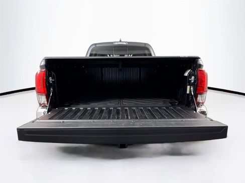 Certified 2023 Toyota Tacoma SR5 AWD/4WD image 34