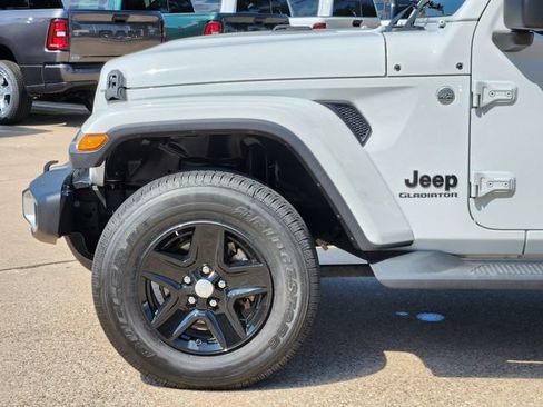 Certified 2020 Jeep Gladiator Sport w/ Quick Order Package 24S AWD/4WD image 41