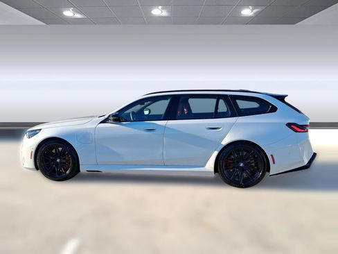 New 2026 BMW M5 Touring image 2