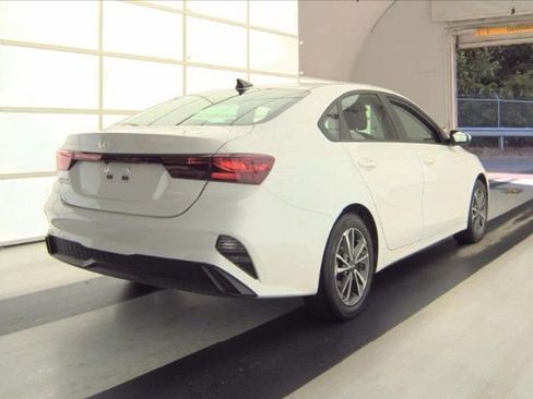 Used 2023 Kia Forte LXS FWD image 13