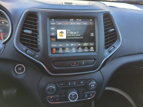 Used 2022 Jeep Cherokee Latitude Lux w/ Sun & Sound Group AWD/4WD image 8