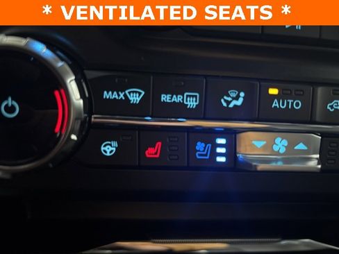 New 2026 Ford F250 Lariat w/ Black Appearance Package image 19