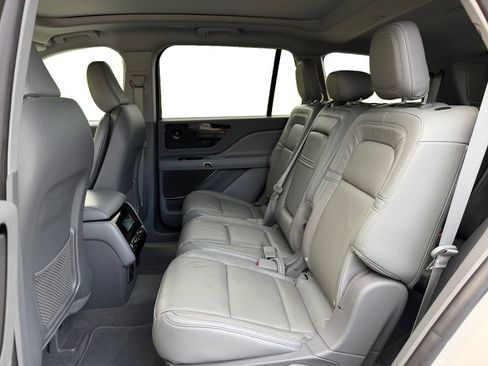 Used 2021 Lincoln Aviator Reserve w/ Elements Package Plus RWD image 19