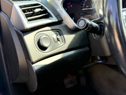 Used 2016 Cadillac SRX Luxury image 20