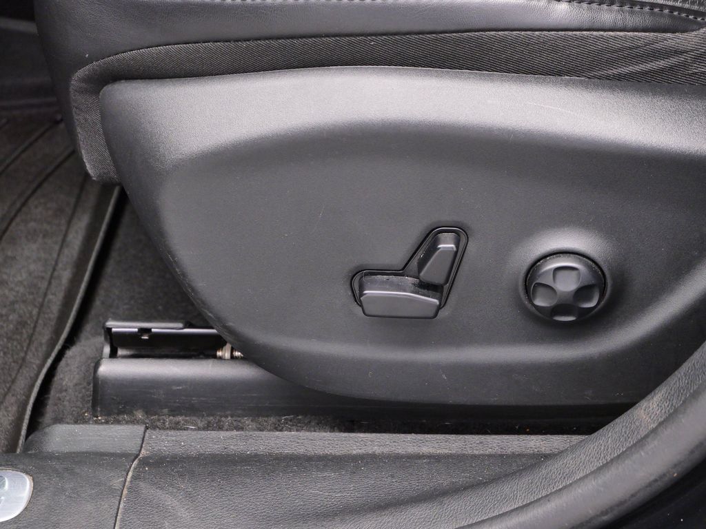 Certified 2020 Jeep Cherokee Limited AWD/4WD image 19