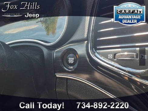 Used 2020 Jeep Grand Cherokee Limited AWD/4WD image 24