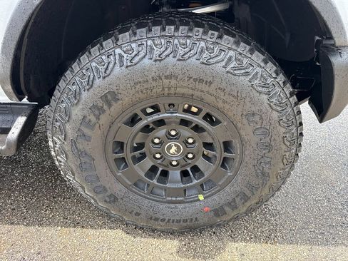 New 2026 Ford Bronco Outer Banks w/ Sasquatch Package AWD/4WD image 11