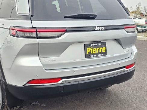 New 2025 Jeep Grand Cherokee Laredo X w/ Luxury Tech Group I image 7