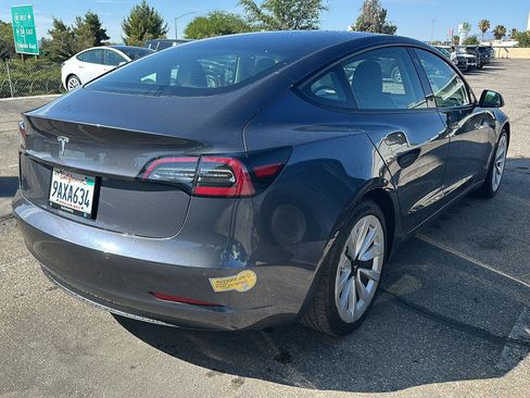 Used 2022 Tesla Model 3 RWD image 4