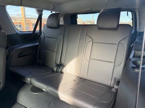 Used 2019 Chevrolet Suburban Premier image 18