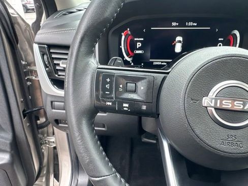 Used 2024 Nissan Rogue SL w/ SL Premium Package AWD/4WD image 12