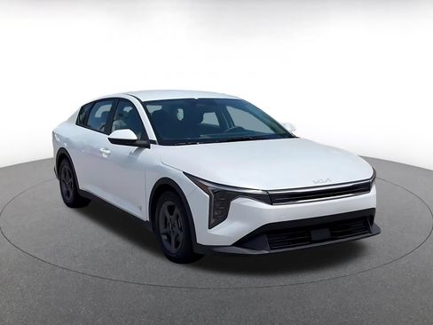 Used 2025 Kia K4 FWD image 2