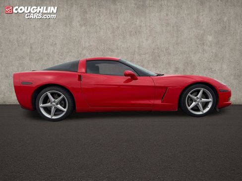 Used 2012 Chevrolet Corvette Coupe w/ 2LT Preferred Equipment Group RWD image 9