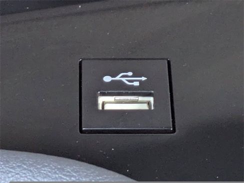 Used 2025 Toyota Sienna Limited image 28