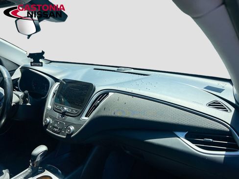 Used 2022 Chevrolet Malibu LS FWD image 33