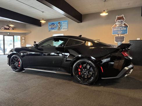 Used 2025 Ford Mustang GT Premium image 2