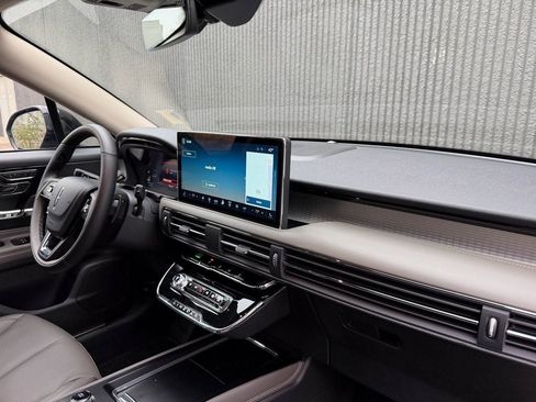 New 2026 Lincoln Corsair Premiere image 21