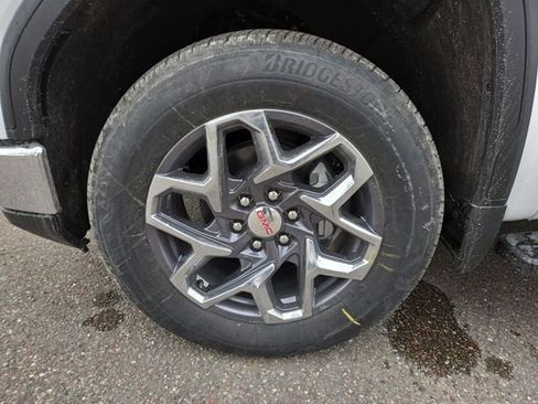 New 2026 GMC Sierra 1500 SLT image 7