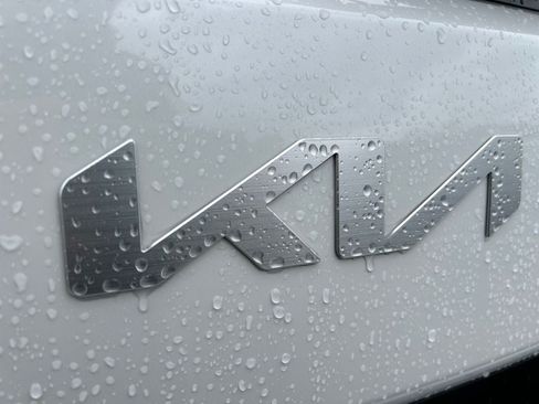 Used 2025 Kia Soul S FWD image 32