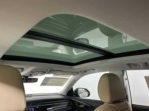 Certified 2025 Audi Q8 Premium Plus w/ Premium Plus Package AWD/4WD image 22