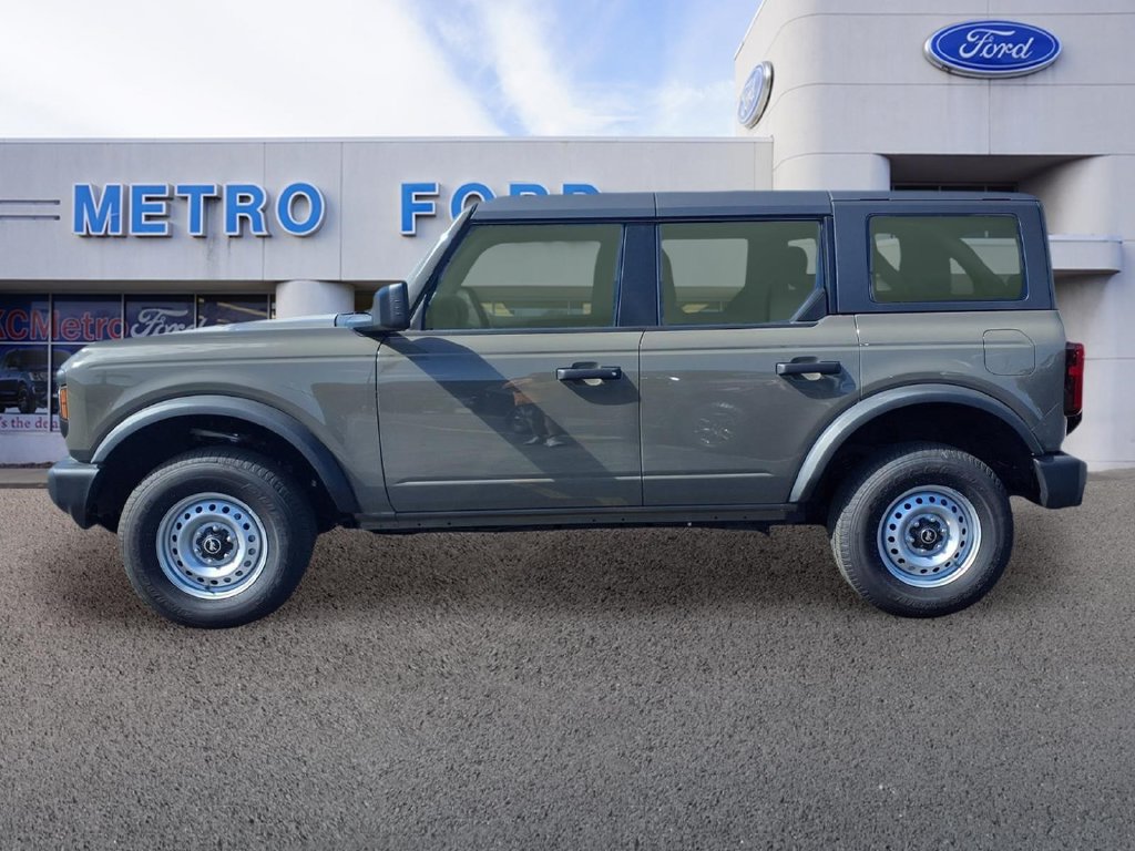 Used 2025 Ford Bronco 4-Door AWD/4WD image 2