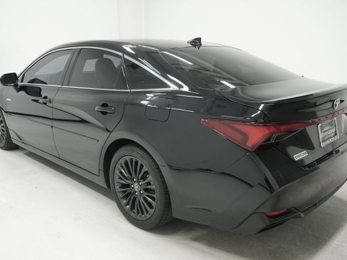 Used 2019 Toyota Avalon XSE w/ All Weather Liner Package FWD image 6