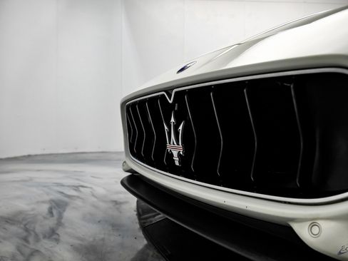 Used 2018 Maserati GranTurismo Sport image 37