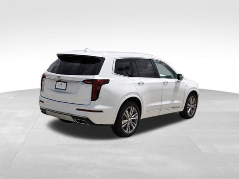 New 2024 Cadillac XT6 Premium Luxury w/ Technology Package FWD image 4