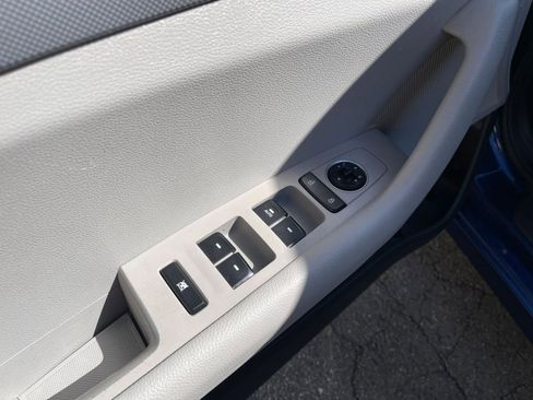 Used 2019 Hyundai Sonata SE w/ Cargo Package FWD image 17